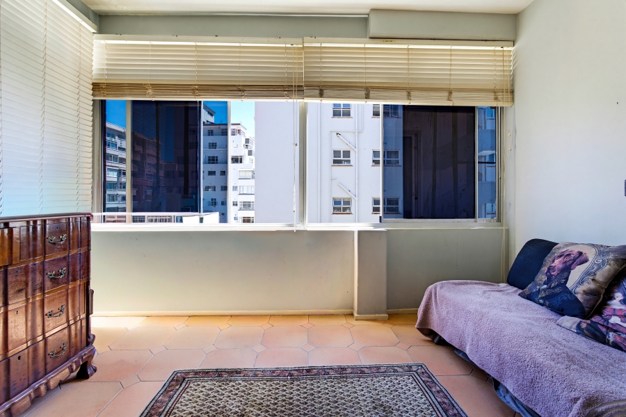 2 Bedroom Property for Sale in Sea Point Western Cape